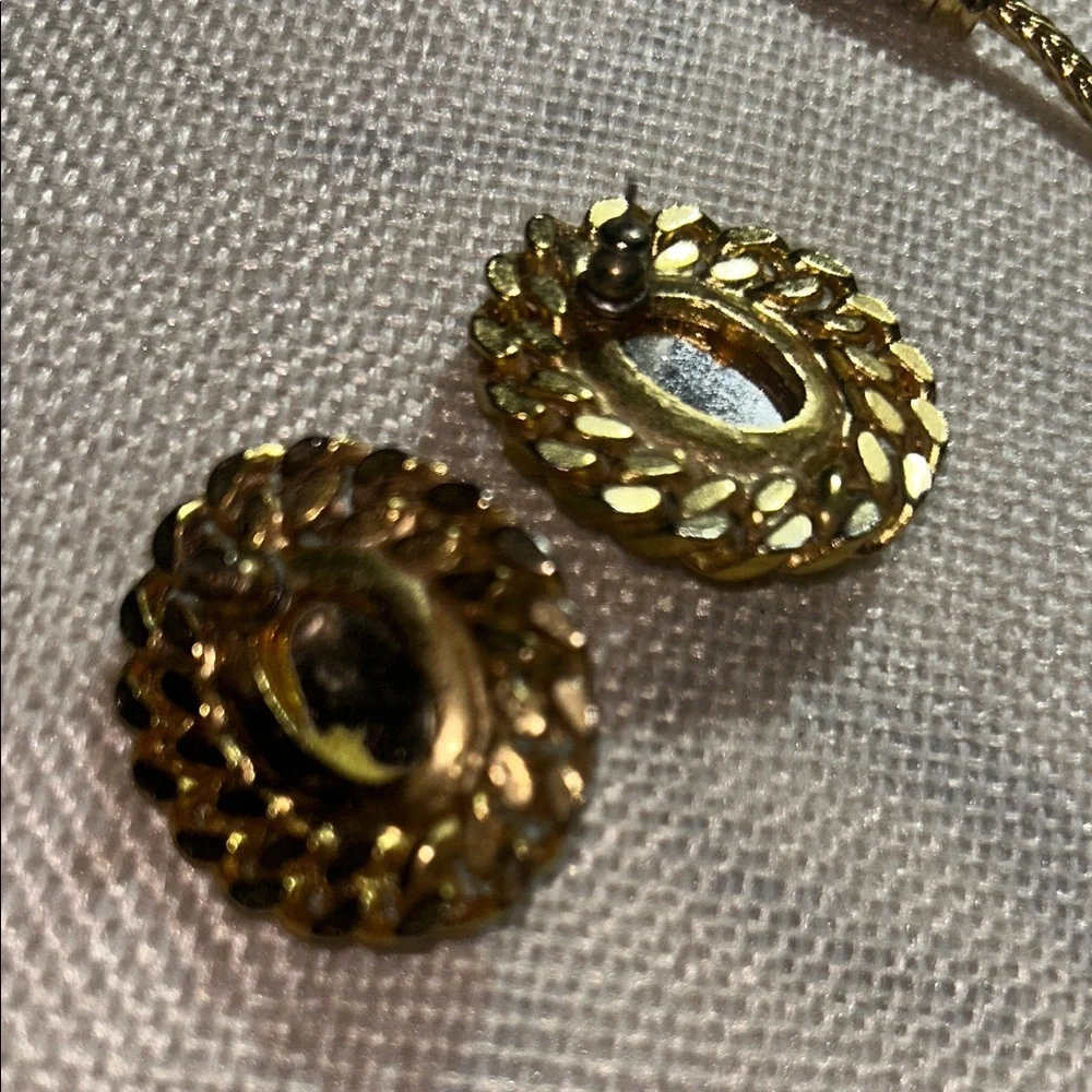 Vintage elegant green and gold jewelry set